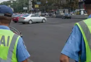 У Вінниці даішники затримали озброєного водія на «BMW»