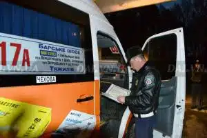 Працівники ДАІ перевіряють готовність перевізників до зими