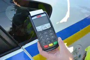 Вінницькі водії можуть сплачувати штрафи на місці порушення