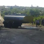Під Немировом перевернулась вантажівка з соляркою