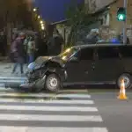 Аварія на Фрунзе: водія перевернутої “Ниви” у важкому стані забрала “швидка” (Відео)