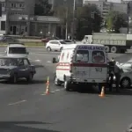 ДТП на Замості: водійка “ВАЗу” не пропустила машину “швидкої”, яка поспішала врятувати дитину із травмою голови