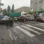 На Київській зіткнулися три автомобілі