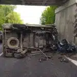 На трасі Вінниця-Житомир мікроавтобус в’їхав у бетонну стійку мосту