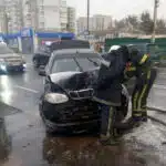 Після зіткнення з Toyota та тролейбусом спалахнув моторний відсік Daewoo. Подробиці ранкової ДТП у Вінниці
